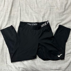NIKE Pro Cropped Leggings